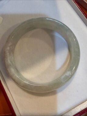 Certified grade A Classic Mu Na Pale Green Jade Bangle Bracelets with